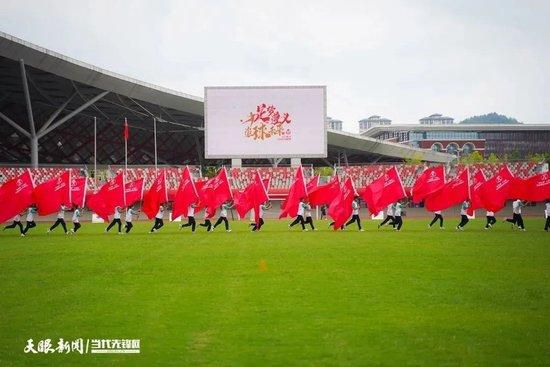 巴萨俱乐部的代表们都非常欣赏伊马诺尔，拉波尔塔向其表达了祝贺，德科和佩德里同样当面称赞了他。